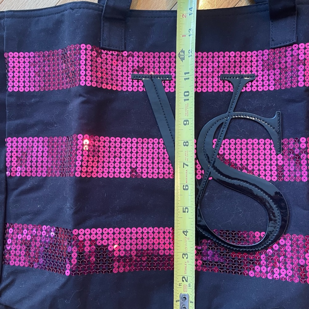 Victoria’s Secret Overnight Bag - Picture 5 of 5